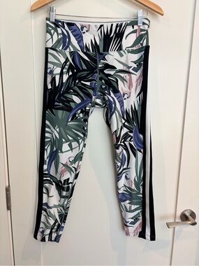 Calvin Klein Performance Tropical Print Capri Leggings Size L